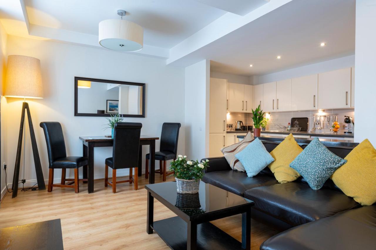 อินเวอร์เนสส์ ซิตี้ สวีท Apartment ภายนอก รูปภาพ