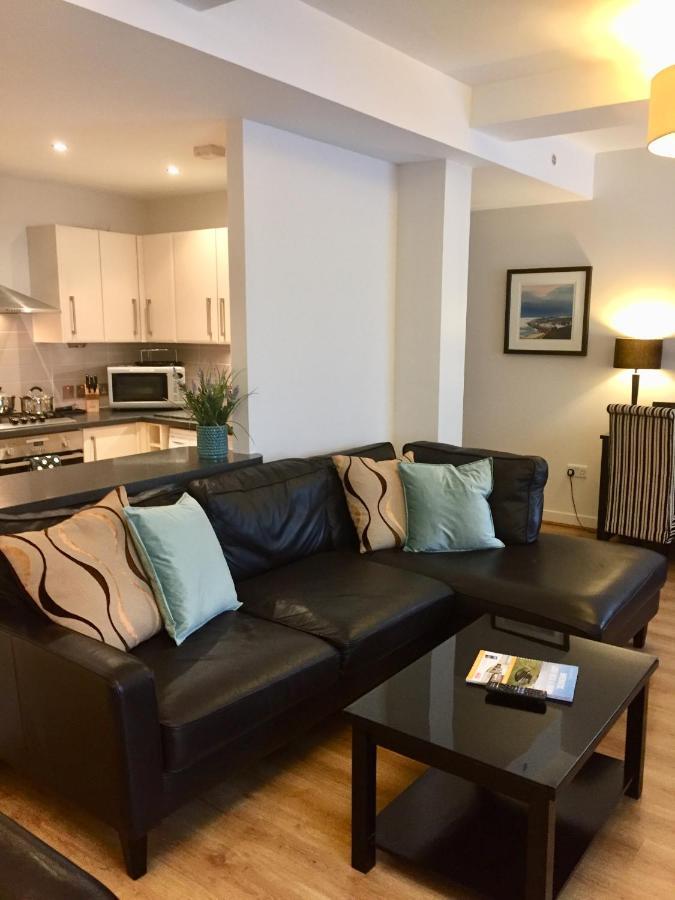 อินเวอร์เนสส์ ซิตี้ สวีท Apartment ภายนอก รูปภาพ